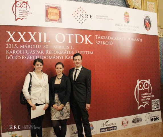 OTDK fal előtt készült képek